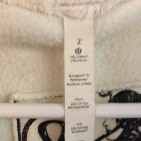 Lululemon limited edition size 2 - Picture 4 of 6